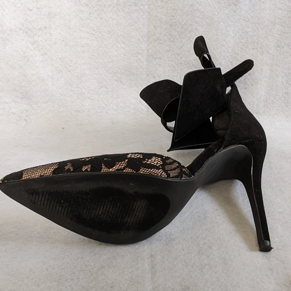 Shoe Dazzle throw cocktail